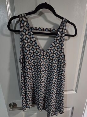 envy Geometric V-Neck Tank in Blue and White